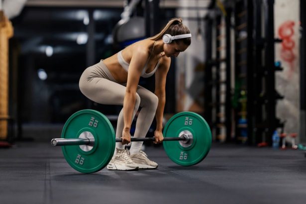 what’s-better-for-your-butt:-squats-or-deadlifts?